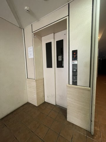 グラスホッパーのロビー