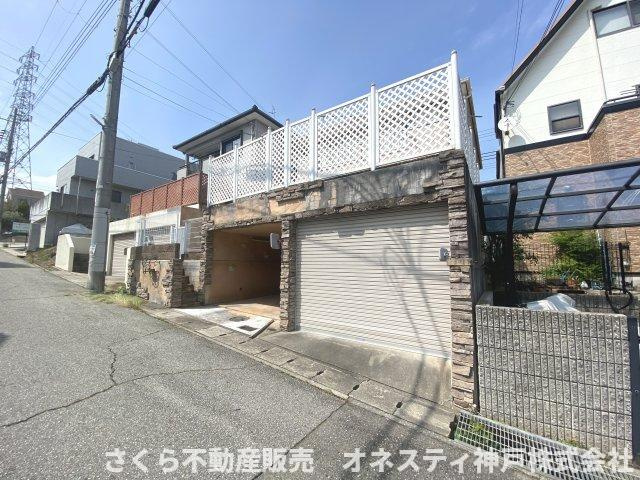 神戸市西区二ツ屋1丁目 中古戸建の駐車場