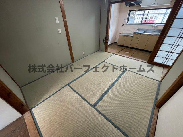 堀溝3丁目戸建　賃貸の和室|趣のある和室です