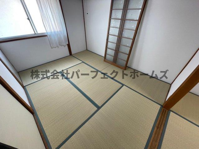 堀溝3丁目戸建　賃貸の和室|柔らかい畳が心地よい和室