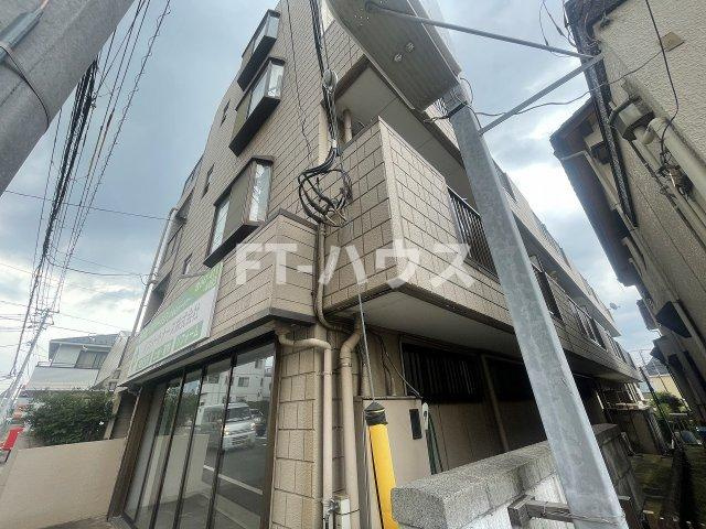 ロッキー鷺沼の外観