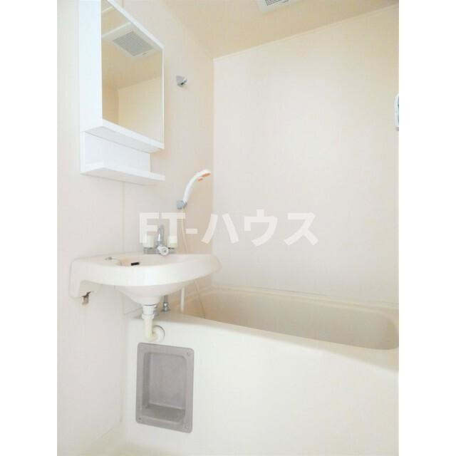 ロッキー鷺沼の浴室