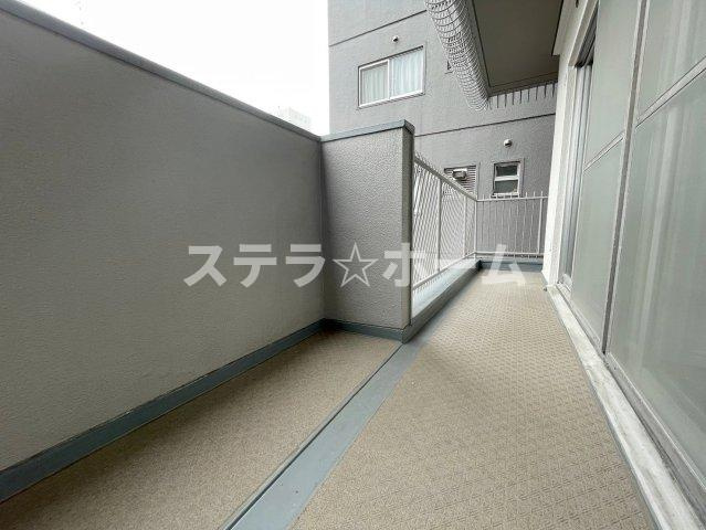 茨木グランドハイツのバルコニー|暖かな日差しのふりそそぐバルコニー