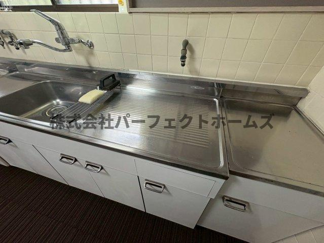 翠香園町戸建　賃貸のキッチン|使いやすいキッチンです