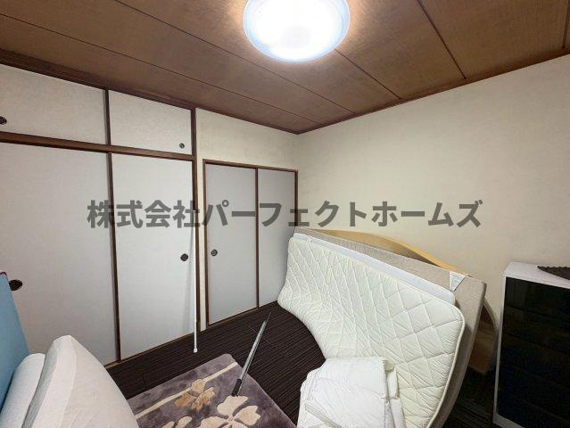 翠香園町戸建　賃貸の洋室|広々とした洋室です