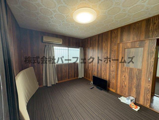 翠香園町戸建　賃貸の洋室|使い勝手のいい洋室です