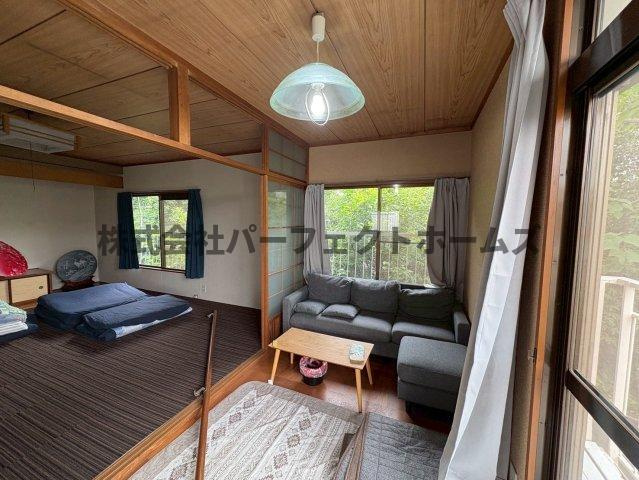 翠香園町戸建　賃貸の洋室|落ち着いた色調の洋室です