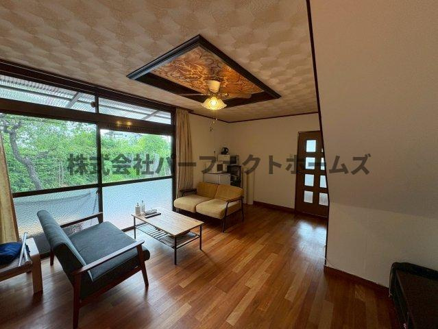 翠香園町戸建　賃貸の居間・リビング