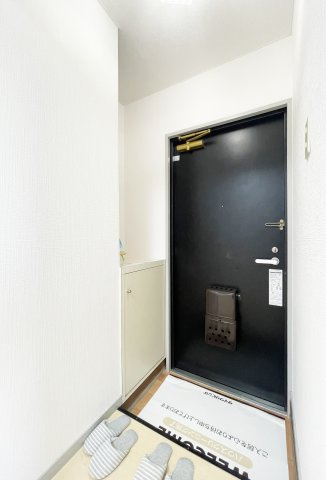 ハイツ伊世の玄関