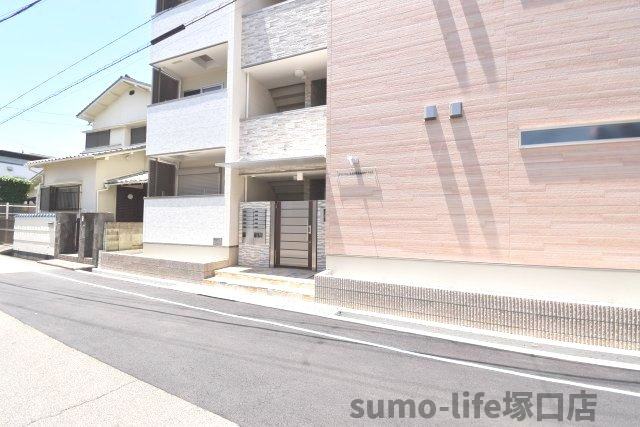 フジパレス尼崎東園田EASTのロビー