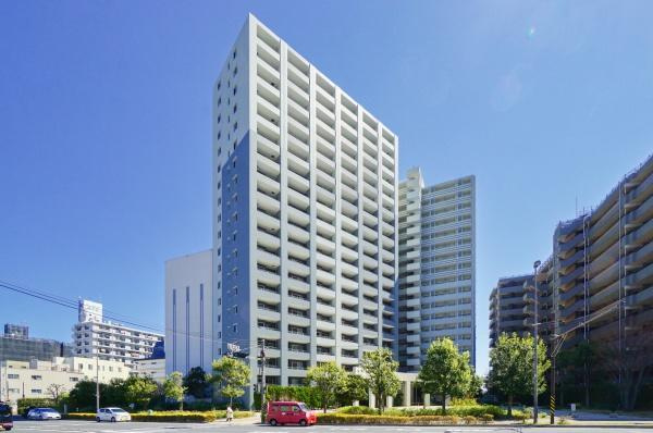 横浜市神奈川区子安通３丁目の中古マンションの外観|駅まで平坦なアプローチになり、
周辺も生活利便施設が充実しております。