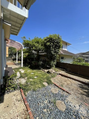 【庭】 | 猪名川町伏見台　リフォーム済中古戸建 | 広々としたお庭付き☆夏には、BBQやプール、天体観測など楽しみ方は色々。