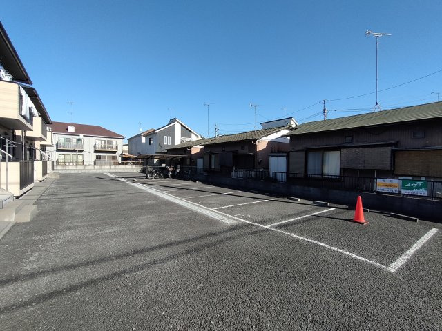 コンフォールヴィラの駐車場