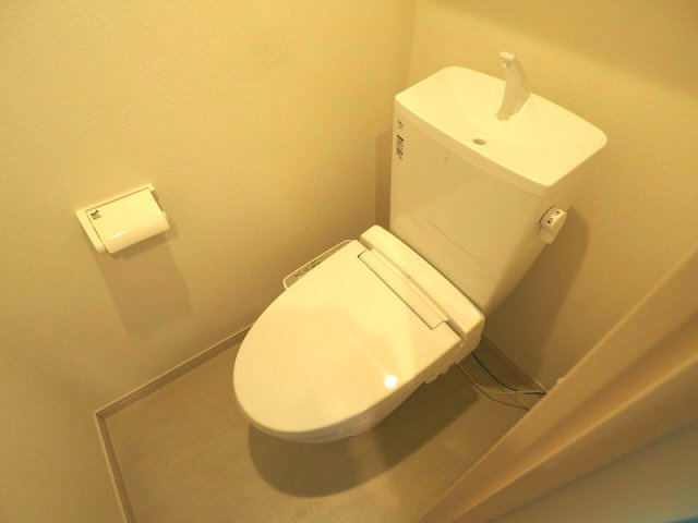 温水洗浄機能付きのトイレ★