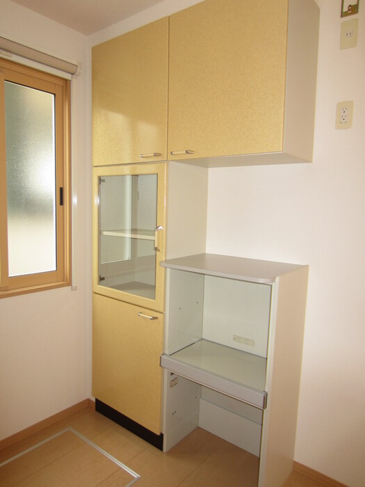 グランシャリオⅠ番館のキッチン|101 キッチン収納棚