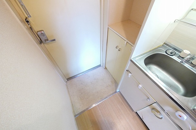 メゾンアンテルナ奈良の玄関|ゆったりとした玄関です