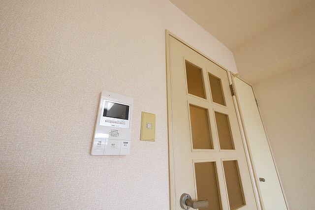 メゾンアンテルナ奈良のセキュリティ|ＴＶ付きモニターホン