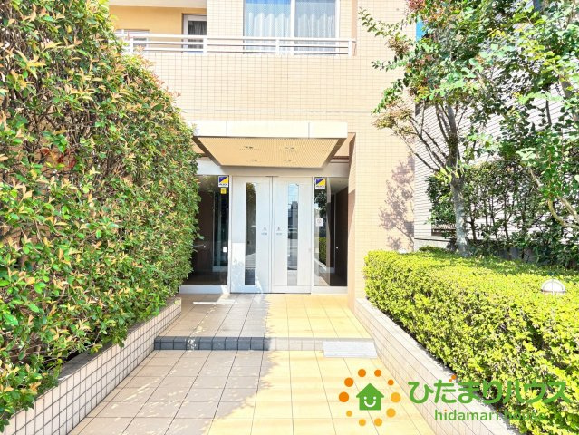 サンクレイドル上尾原市のエントランス