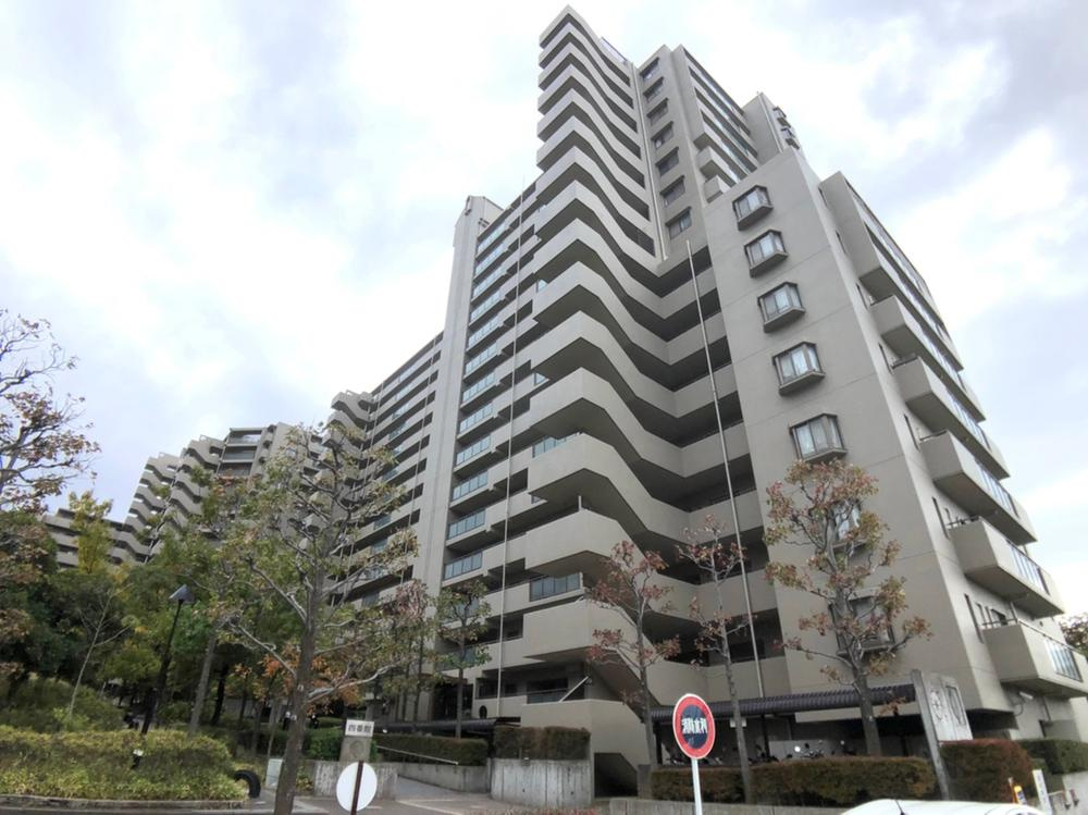 オークヒルズ四番館の外観|新しい生活にいかがでしょうか？外観はお住まいの顔になります。こだわりたいポイントですね。水回りリフォームやリノベーションも承ってます。
■現地見学・資金計画相談・住宅ローン相談もお問合せ受付中■