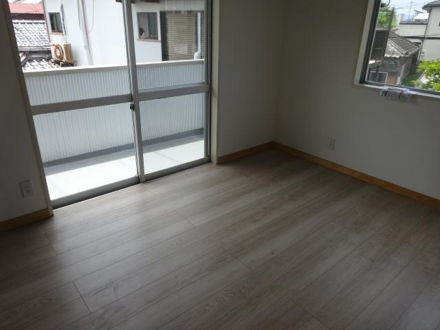 南国市立田　中古一戸建の洋室