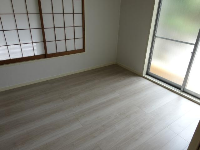 南国市立田　中古一戸建の洋室