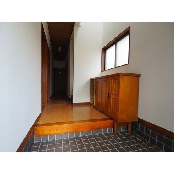 高針原住宅の玄関