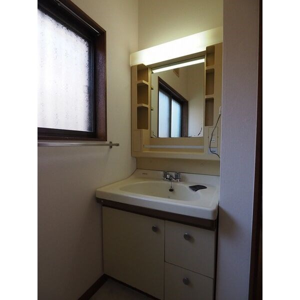 高針原住宅の洗面所