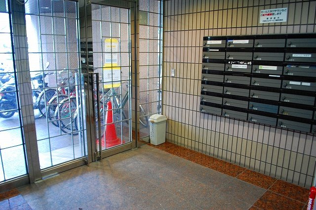 朝日プラザ奈良プレシオのエントランス|ゆとりのあるエントランスです