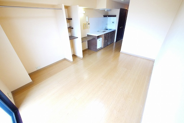 朝日プラザ奈良プレシオの居間・リビング|ゆったりとした居間です