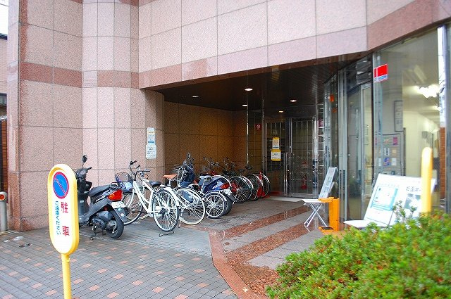 朝日プラザ奈良プレシオのエントランス|落ち着いたエントランスです