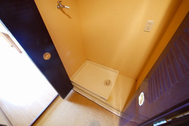 朝日プラザ奈良プレシオの設備|室内洗濯機置き場です