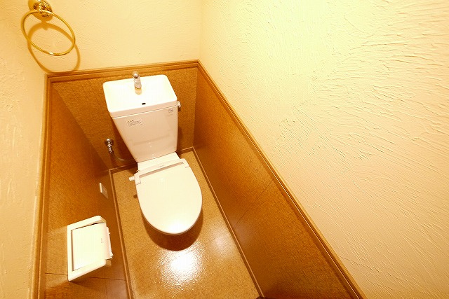 朝日プラザ奈良プレシオのトイレ|シンプルで使いやすいトイレです