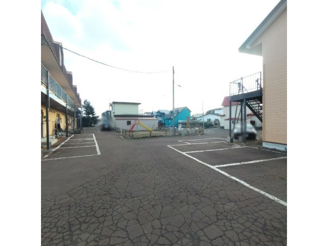 アバンセ20の駐車場