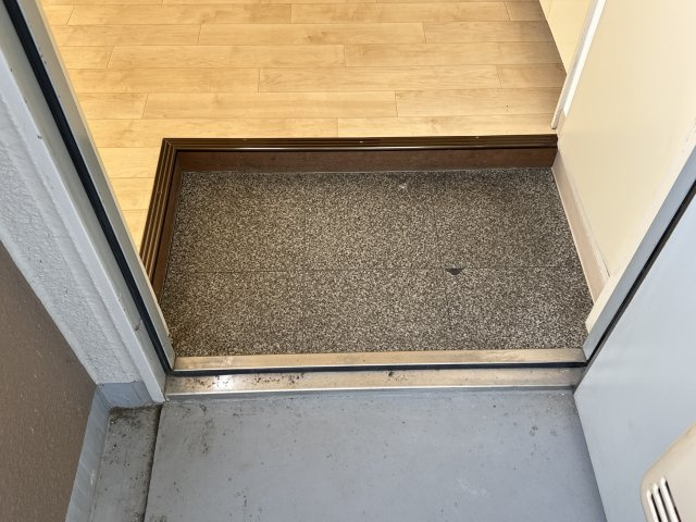 アゼリアの玄関