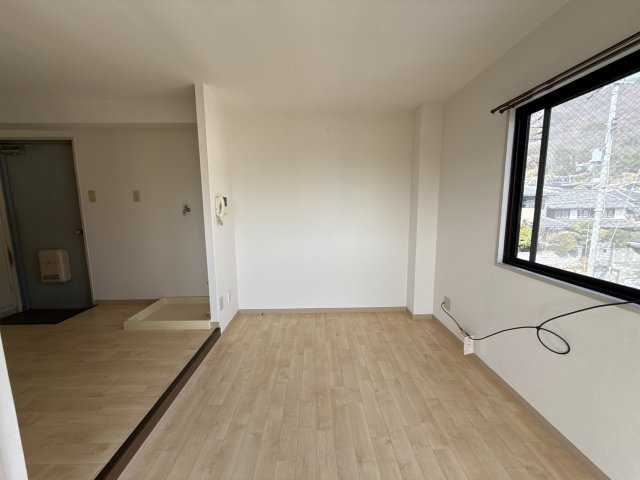 アゼリアの寝室