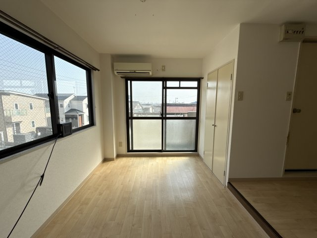 アゼリアの子供部屋