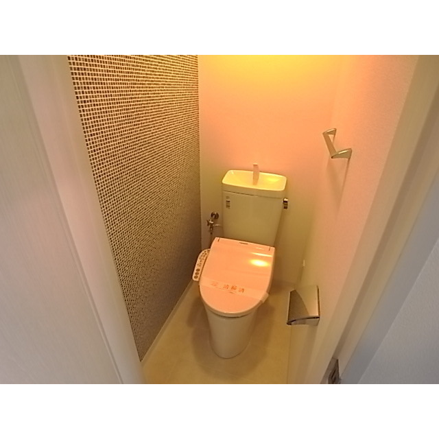 メゾンフジヨシのトイレ|落ち着いた色調のトイレです