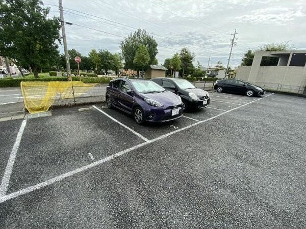グランドソレーユ　A　　刈谷市近郊の賃貸はクラスホーム刈谷店の駐車場