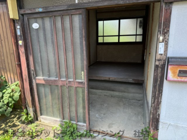 和田町戸建の玄関|玄関