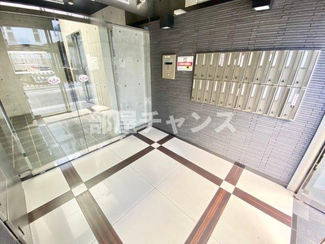 B's117のエントランス