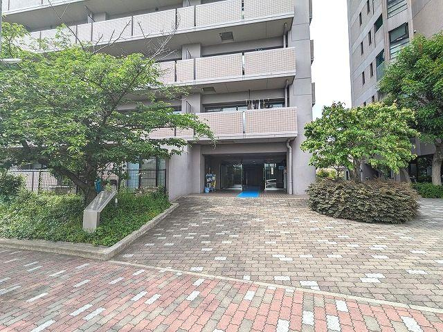 東急ドエル・アルス枚方桜が丘B棟のエントランス|エントランス■物件内覧・資金計画相談・住宅ローン相談、リフォーム相談、お問合せ受付中■
※当日・翌日のご内覧、ご相談はお電話でのお問合せがスムーズです！