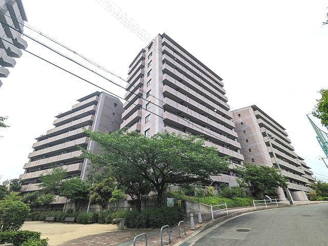 東急ドエル・アルス枚方桜が丘B棟の外観|新しい生活にいかがでしょうか？外観はお住まいの顔になります。こだわりたいポイントですね。水回りリフォームやリノベーションも承ってます。
■現地見学・資金計画相談・住宅ローン相談もお問合せ受付中■