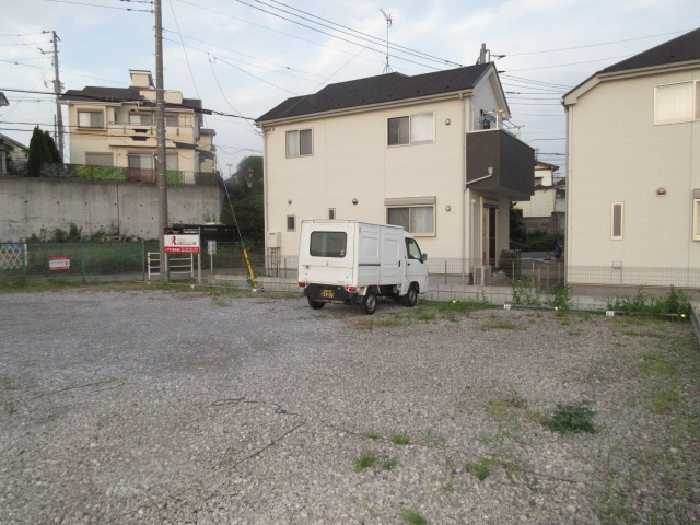 八千代高津EF駐車場の外観