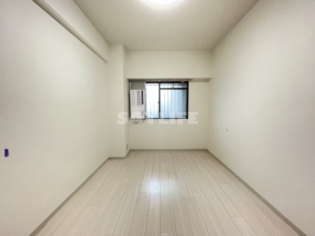 リベラルパレス城東A棟の洋室