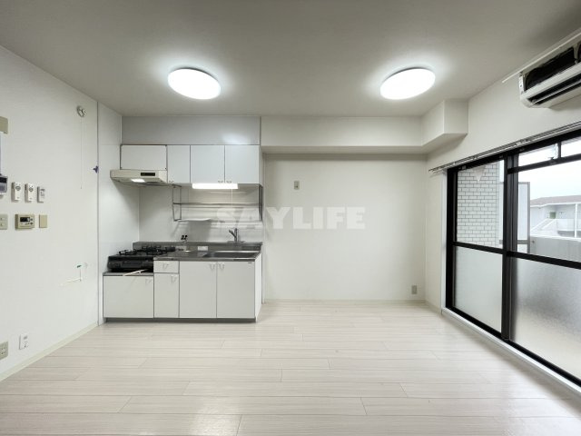 リベラルパレス城東A棟の居間・リビング