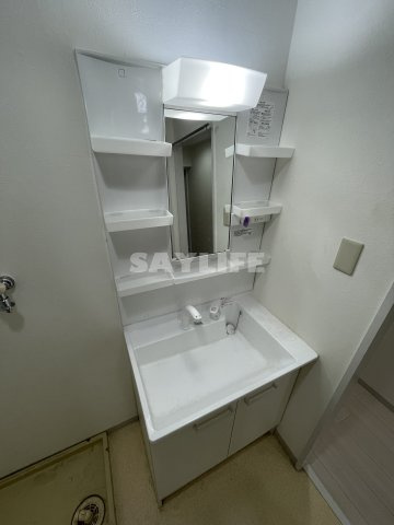 リベラルパレス城東A棟の独立洗面台