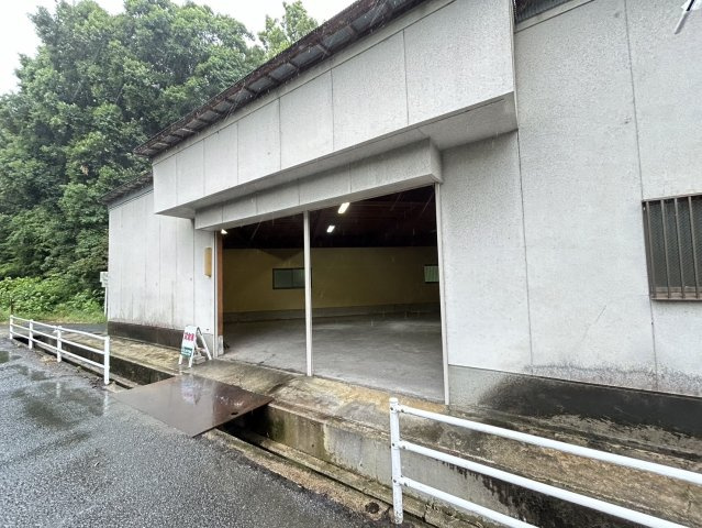 天理市櫟本町貸し倉庫の外観