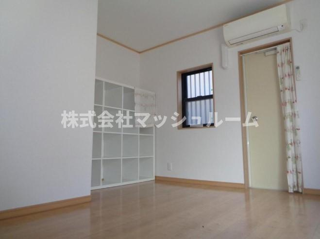 杉並区高円寺南３丁目のアパートの居間・リビング