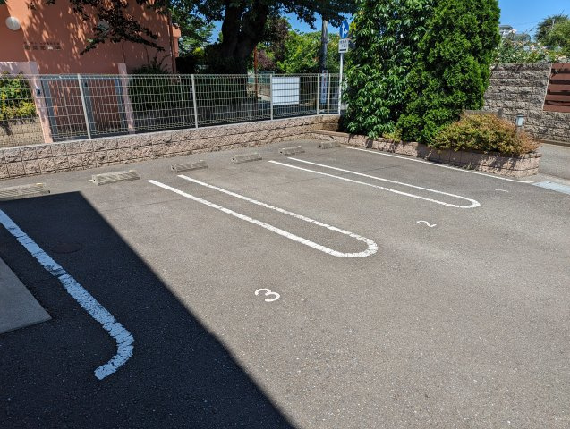 プレジール田無の駐車場