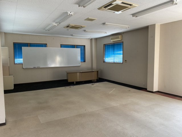 アースビルのロビー